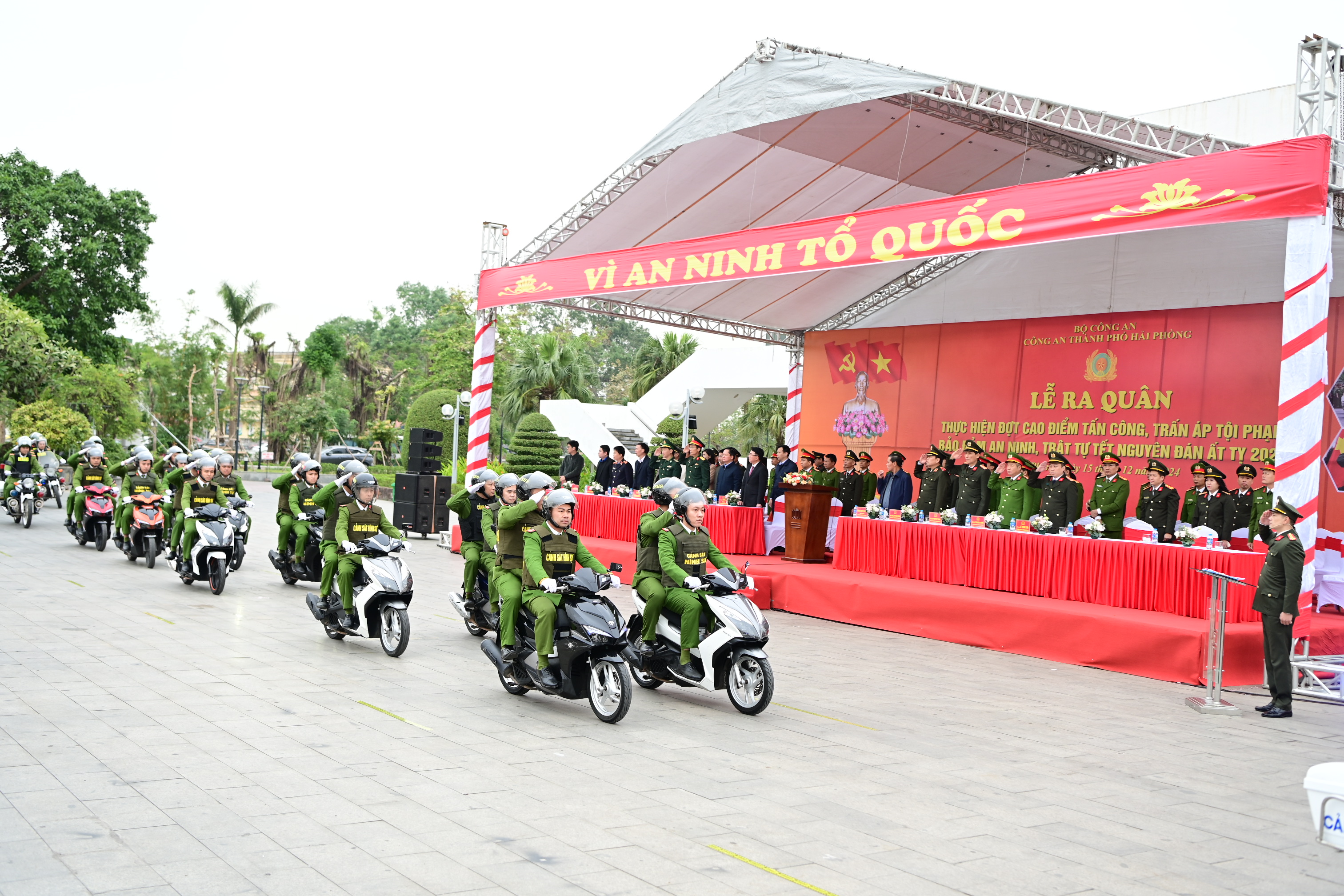 Đảng ủy Công an thành phố: Đẩy mạnh nâng cao hiệu quả thực hiện Nghị quyết 12